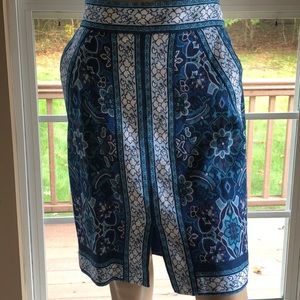 Loft pencil skirt w mosaic print & front slit